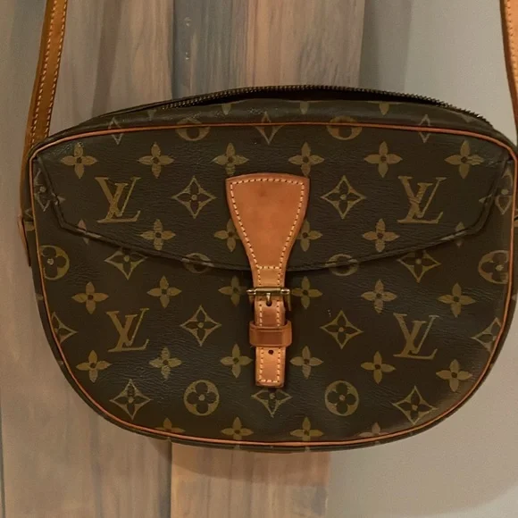 Louis Vuitton Jeune Fille MM - Picture 2 of 16